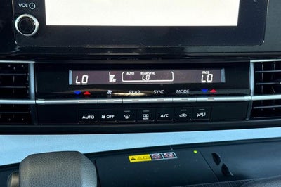 2025 Toyota Sienna LE