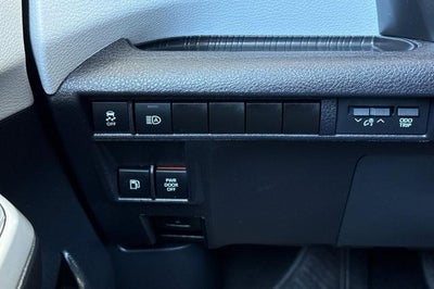 2025 Toyota Sienna LE