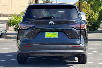 2024 Toyota Sienna LE