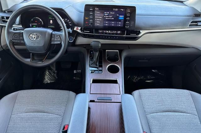 2024 Toyota Sienna LE