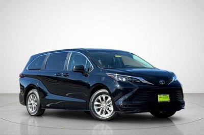 2024 Toyota Sienna LE