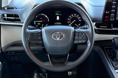 2024 Toyota Sienna LE