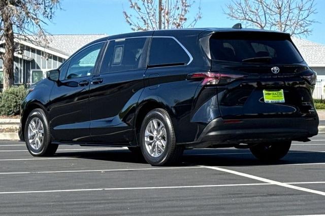 2024 Toyota Sienna LE