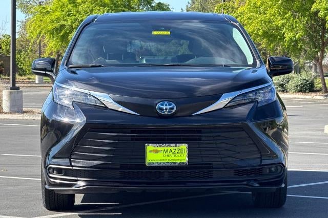 2024 Toyota Sienna LE