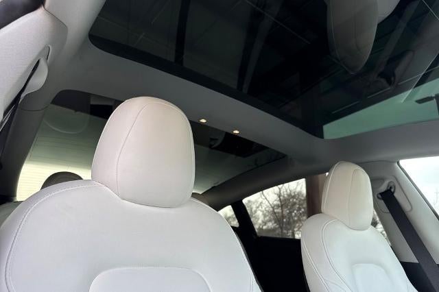 2021 Tesla Model 3 Standard Range Plus Rear-Wheel Drive