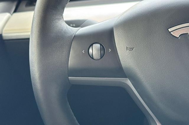2021 Tesla Model 3 Standard Range Plus Rear-Wheel Drive