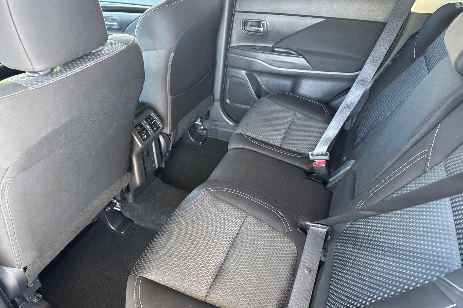 2020 Mitsubishi Outlander ES 2.4
