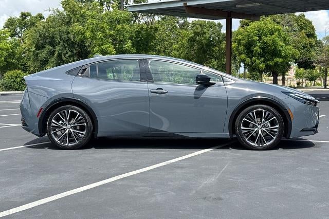 2025 Toyota Prius XLE