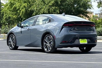 2025 Toyota Prius XLE