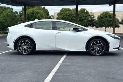 2025 Toyota Prius XLE