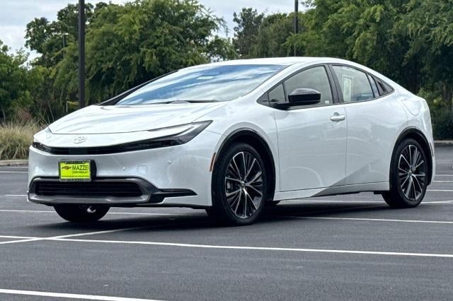 2025 Toyota Prius XLE