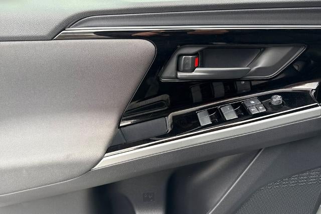 2025 Subaru Solterra Premium