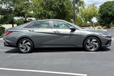 2025 Hyundai Elantra Hybrid Limited