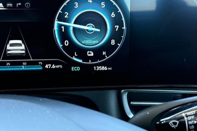 2025 Hyundai Elantra Hybrid Limited