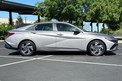 2025 Hyundai Elantra Hybrid Limited