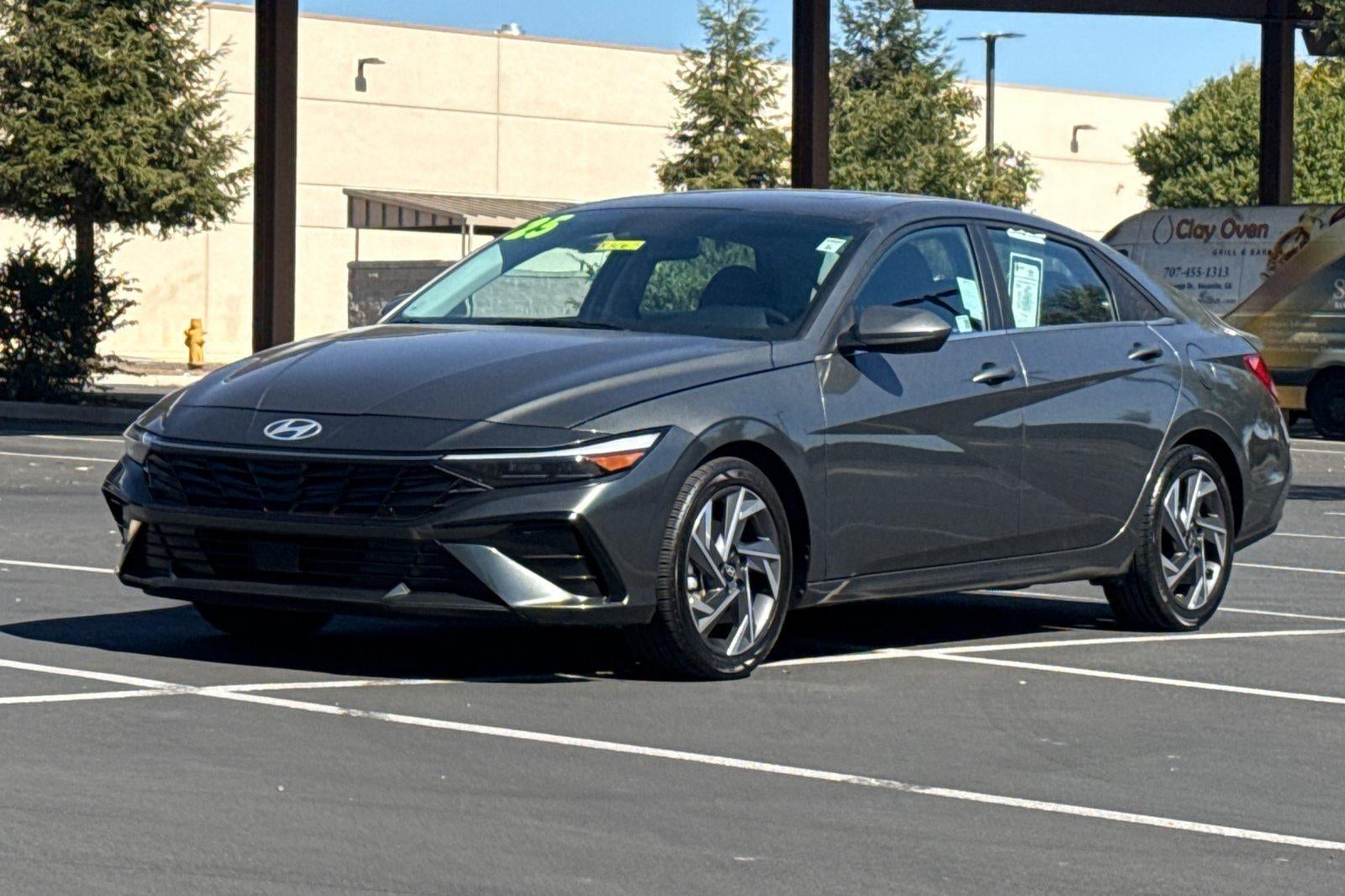 2025 Hyundai Elantra SEL Convenience